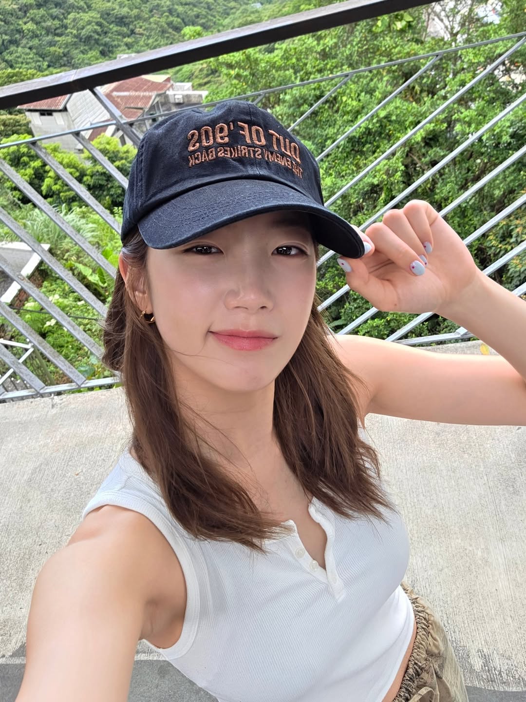 르세라핌 카즈하 착용 룩