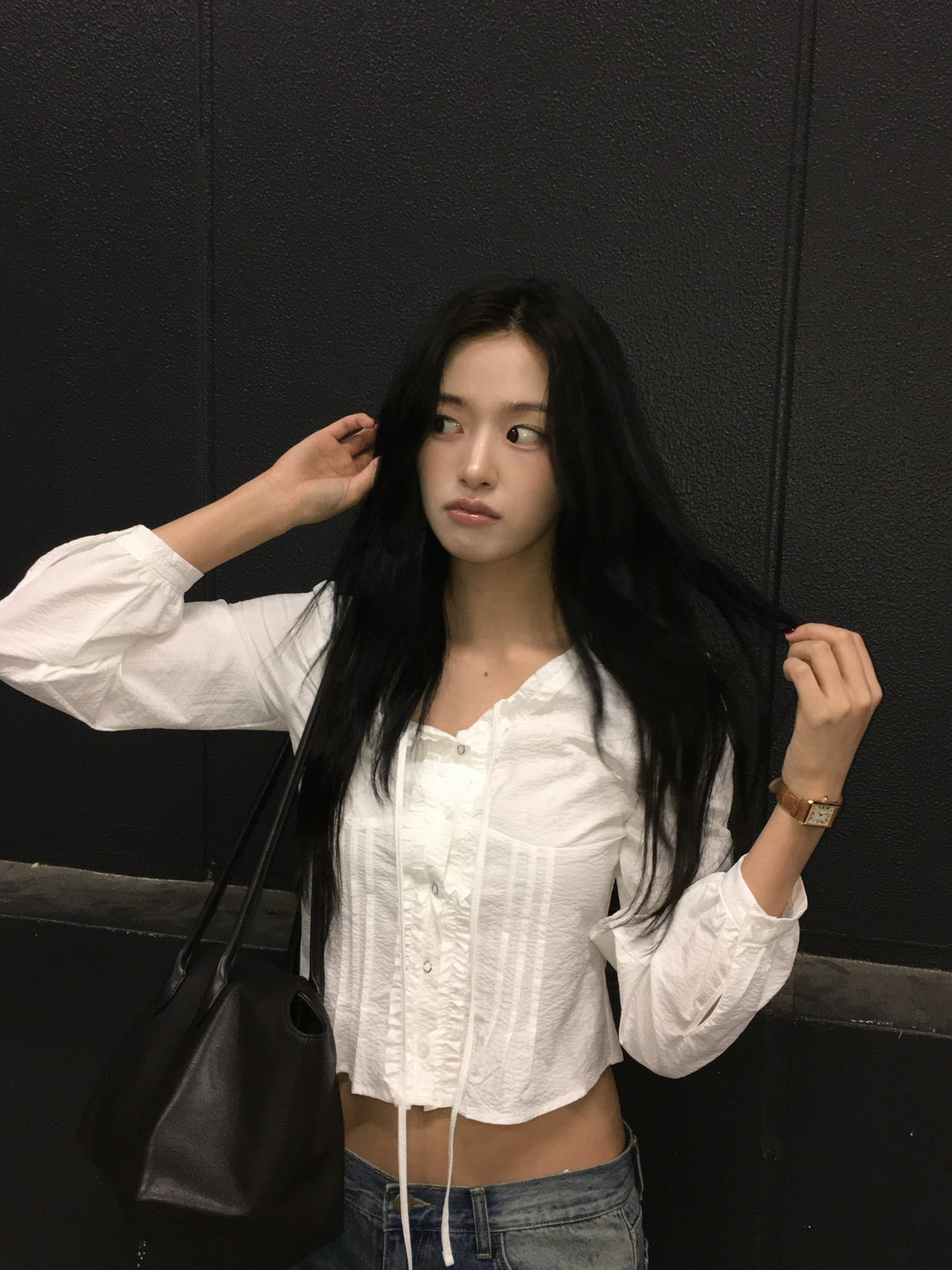 안유진 착용 룩