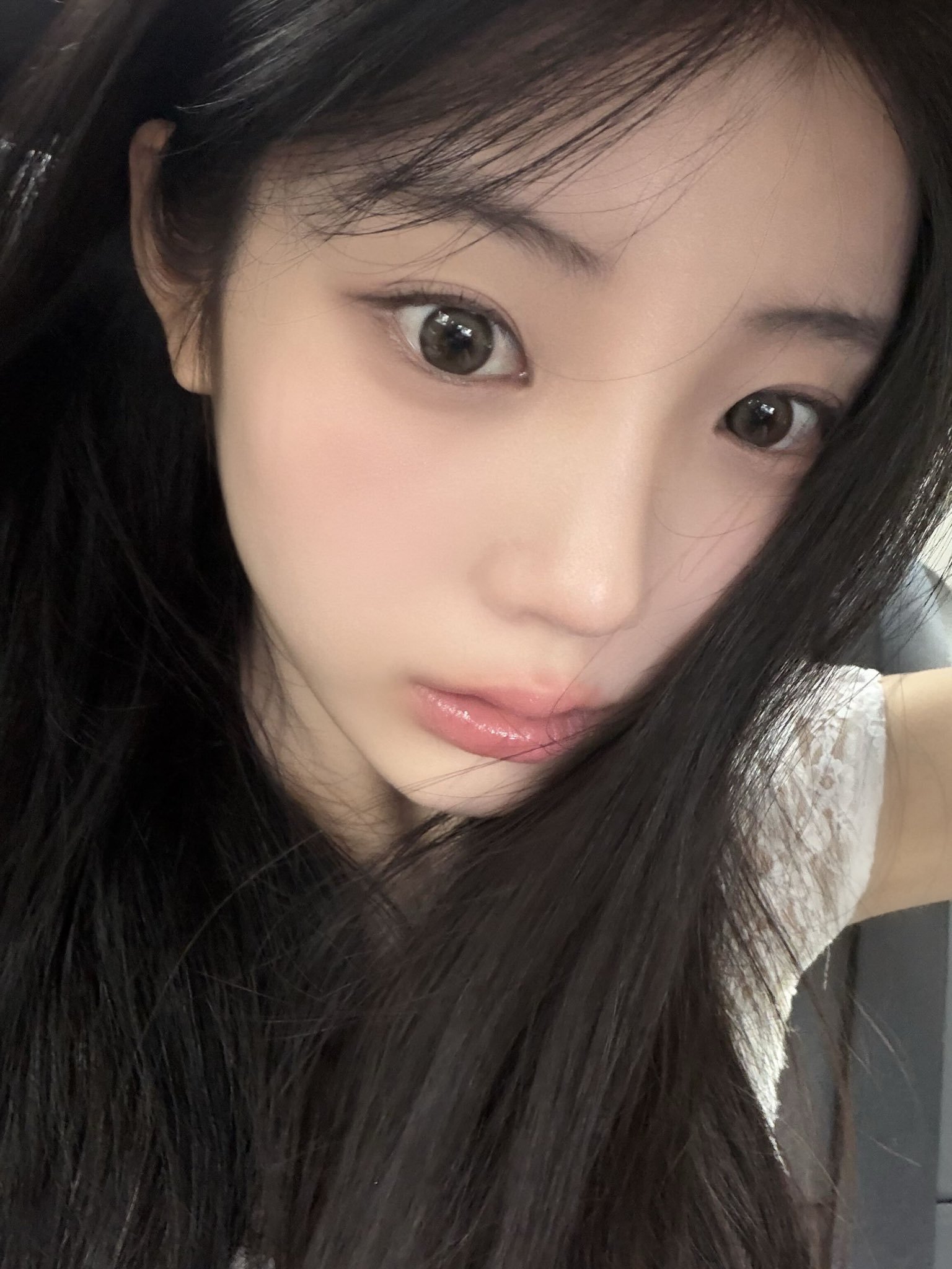 아일릿 원희 착용 룩