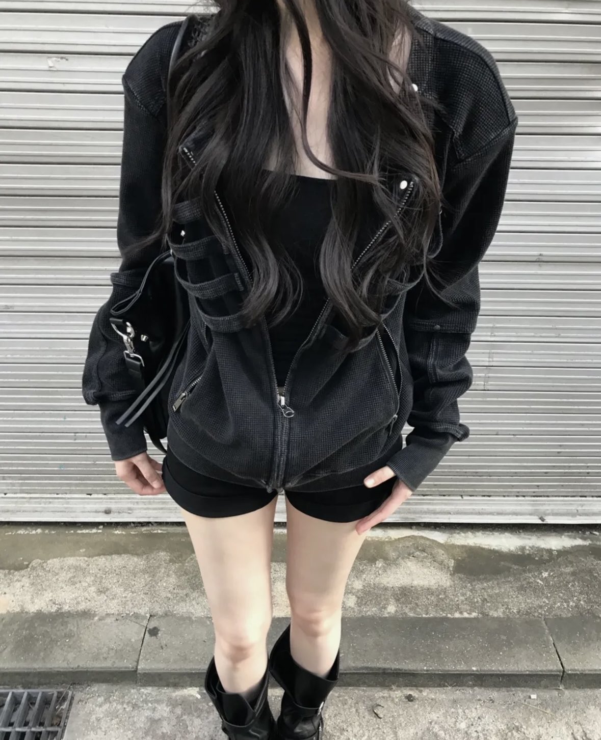 트리플에스 시온 착용 룩 2