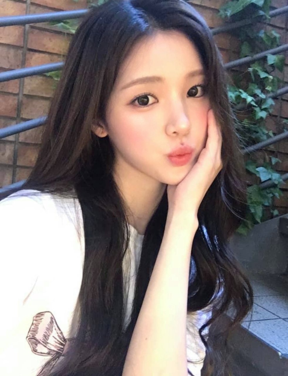 하츠투하츠 유하 착용 룩